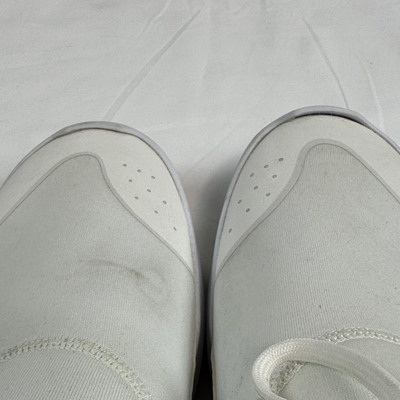 Jordan Fly 89 White/Cream Basketball Sneakers with Silver Accents Sz 10.5 - Picture 10 of 13